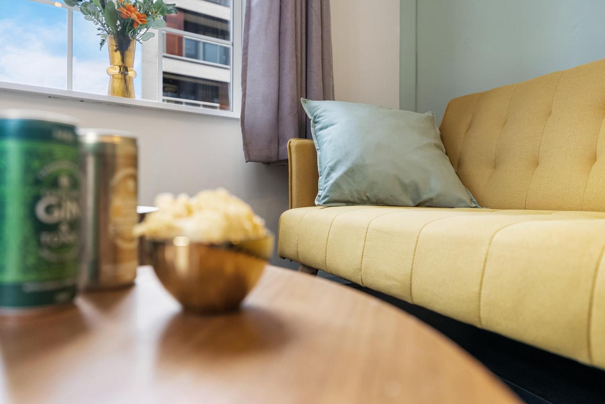 Chic 2 Bedroom Apartment Near Liverpool Street By Gold Stays London Eksteriør billede