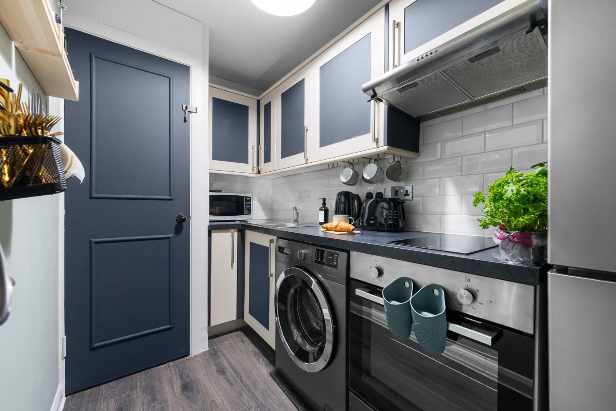 Chic 2 Bedroom Apartment Near Liverpool Street By Gold Stays London Eksteriør billede