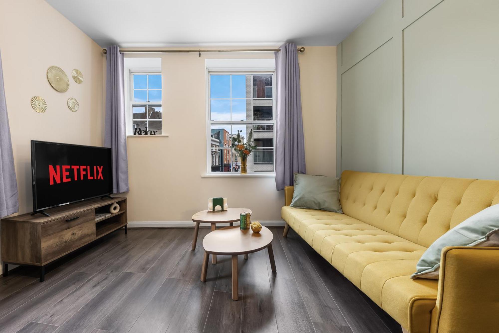 Chic 2 Bedroom Apartment Near Liverpool Street By Gold Stays London Eksteriør billede
