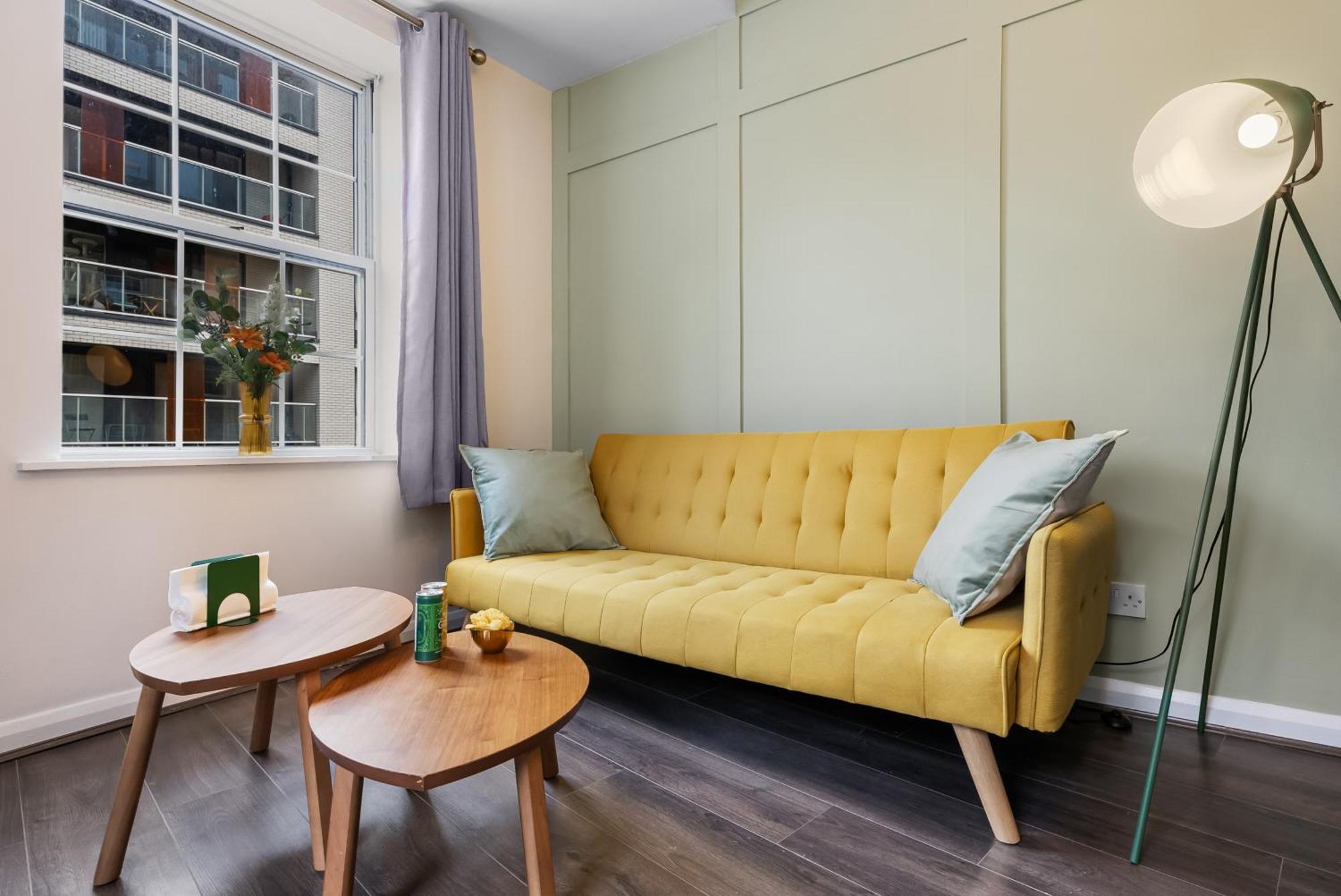Chic 2 Bedroom Apartment Near Liverpool Street By Gold Stays London Eksteriør billede