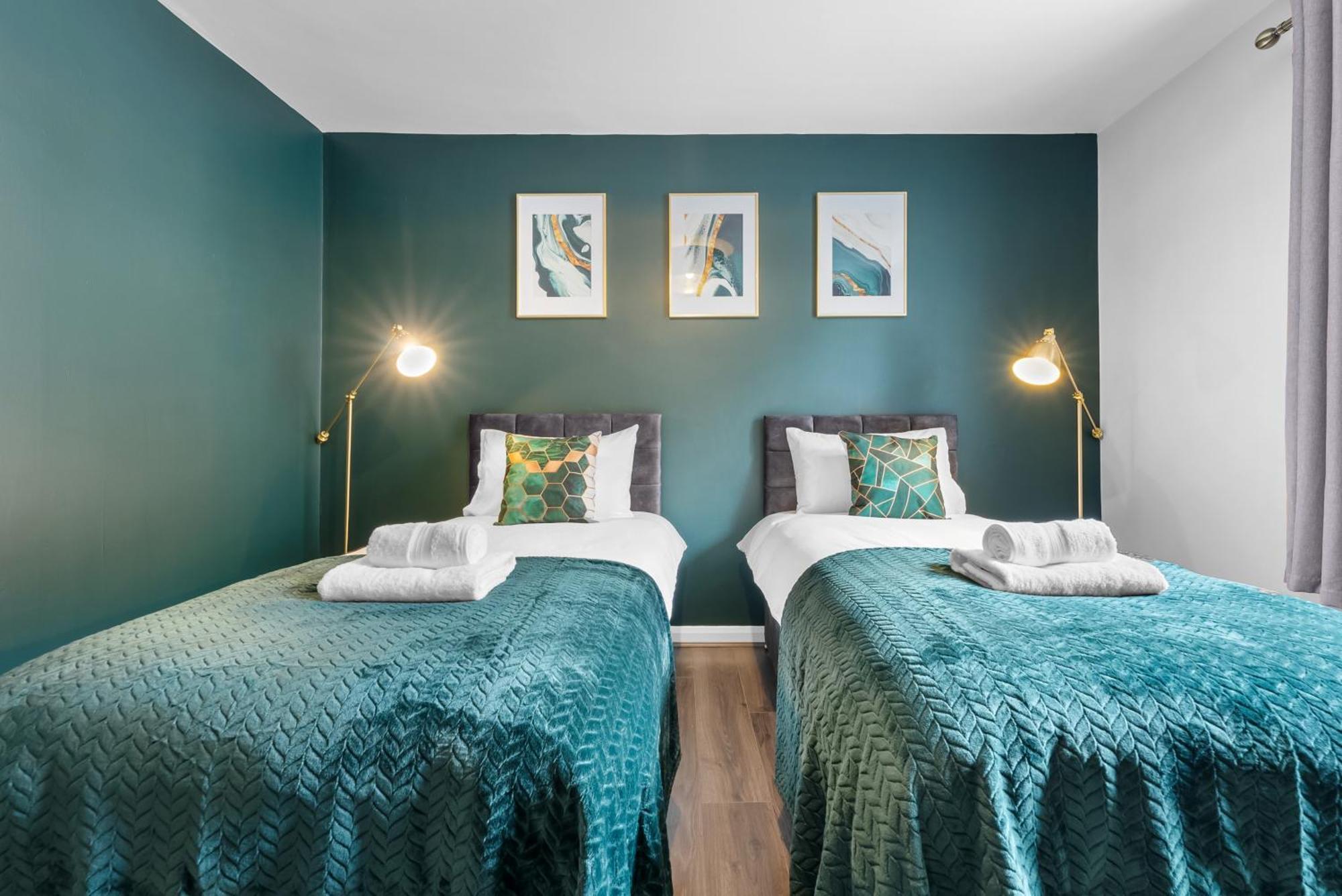 Chic 2 Bedroom Apartment Near Liverpool Street By Gold Stays London Eksteriør billede