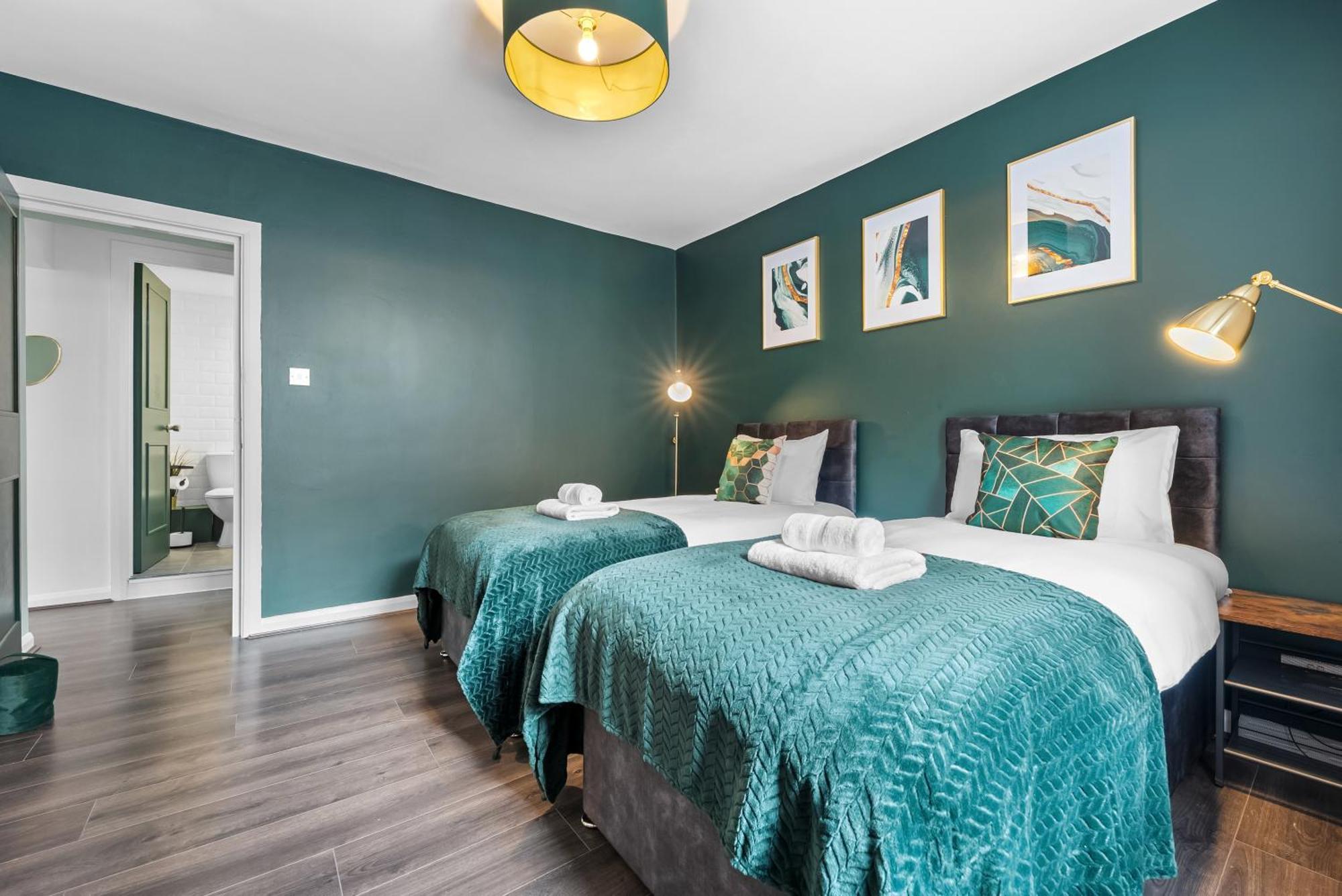 Chic 2 Bedroom Apartment Near Liverpool Street By Gold Stays London Eksteriør billede